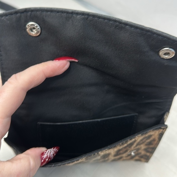 VINCE CAMUTO FANY PACK LEOPAR BAG ON THE BELT - Picture 6 of 7
